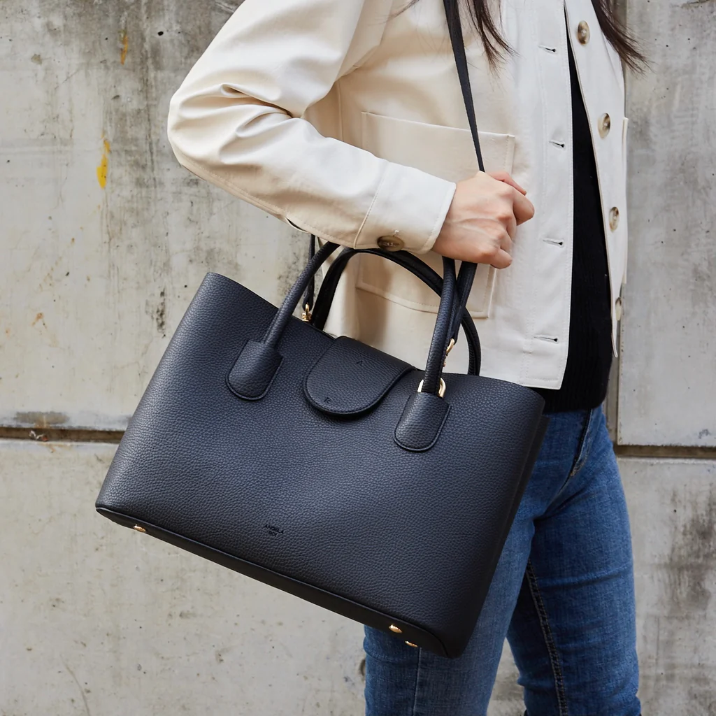 medium Roseau leather tote bag